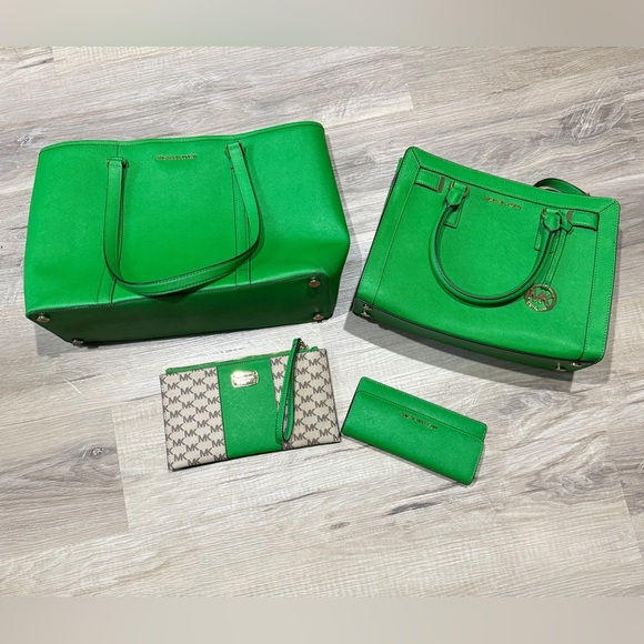 Michael Kors tote purse and wallet set green
